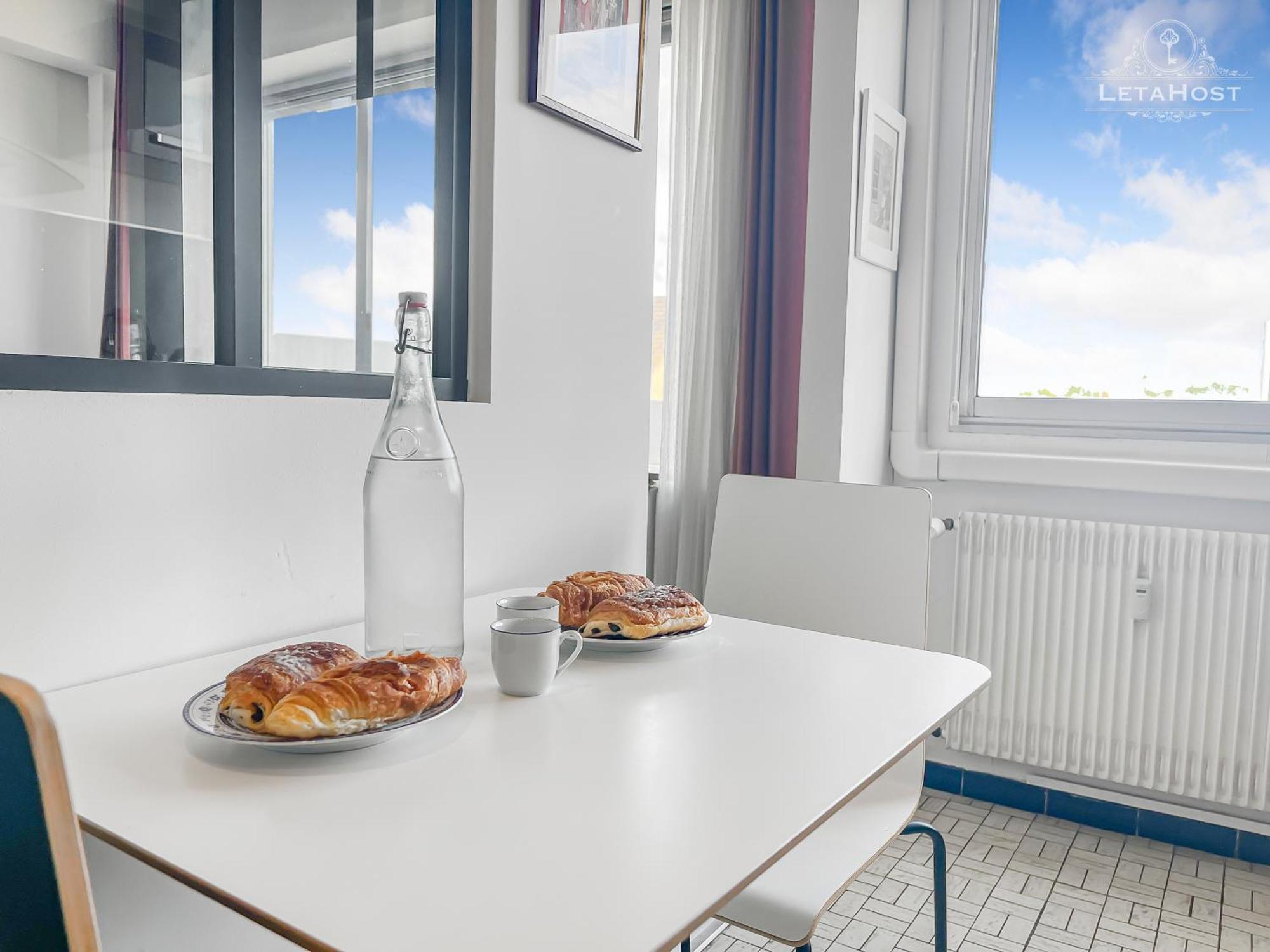 Vue Degagee, Cuisine Moderne Et Wifi