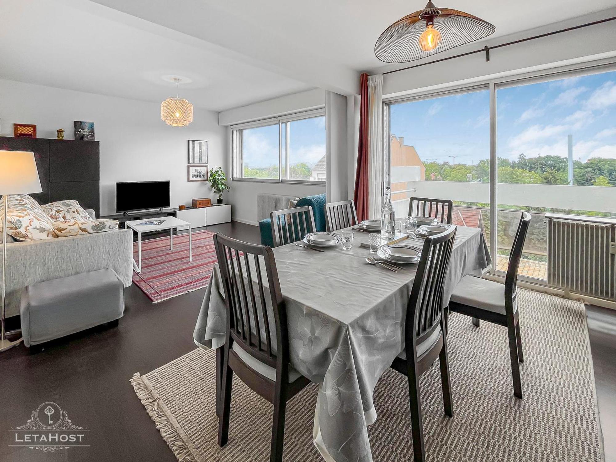 Vue Degagee, Cuisine Moderne Et Wifi * Strasbourg